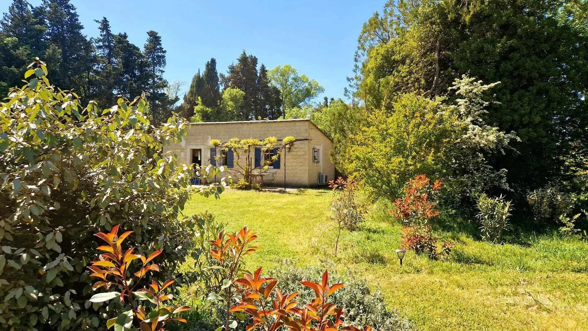Mas Du Rollier Chambres D'Hotes Eygalieres  France