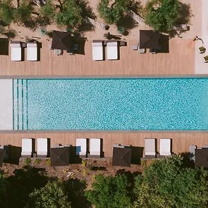 Hotel Domaine La Pierre Blanche, Eygalieres (Bouches-du-Rhone)