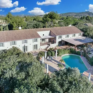 Hotel La Bastide D'eygalieres, Eygalieres (Bouches-du-Rhone)