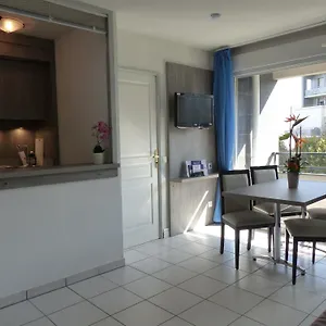 ** Appart hôtel Séjours&affaires Ferrand Park République France