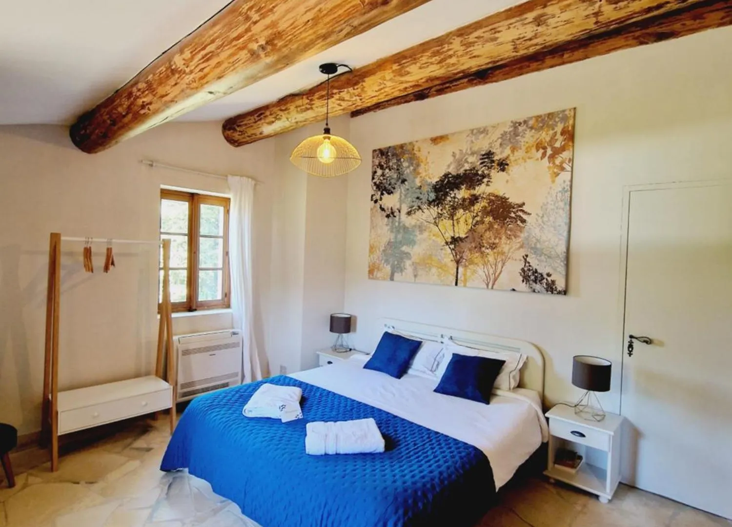Mas Du Rollier Chambres D'Hotes Eygalieres  Eygalieres (Bouches-du-Rhone)